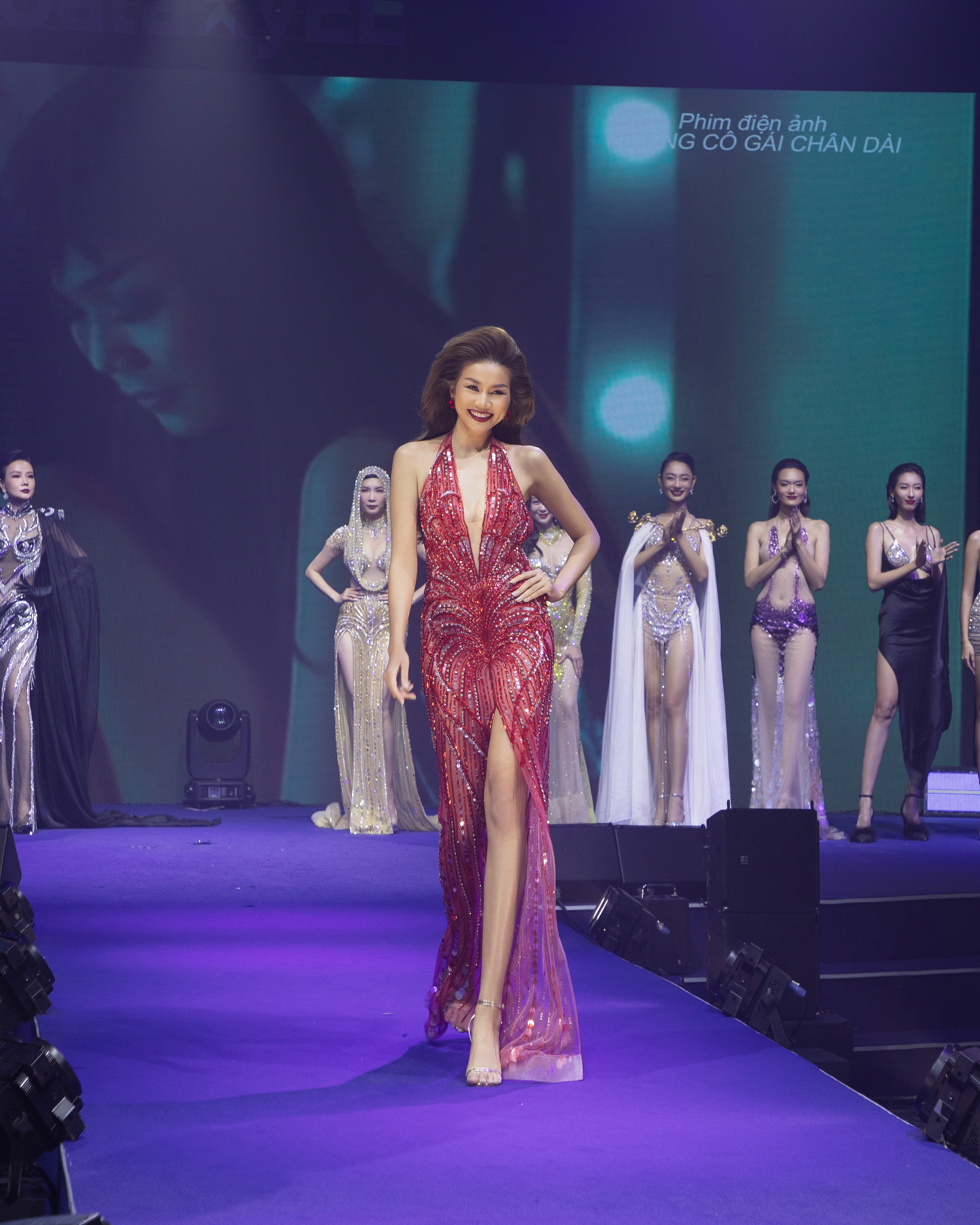 Siêu mẫu Thanh Hằng