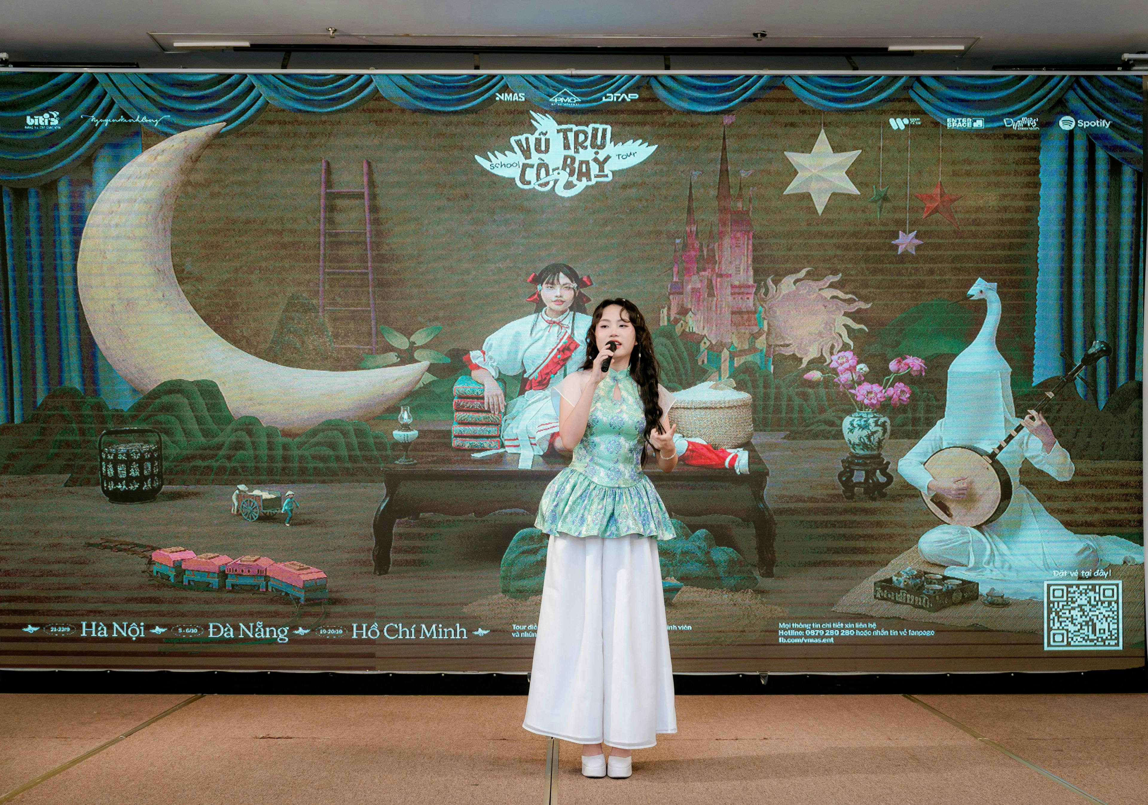 School Tour của Phương Mỹ Chi