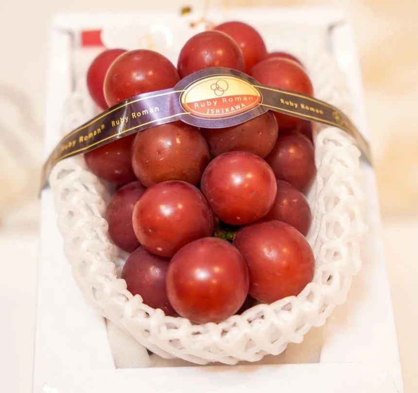Ruby Roman Nhật Bản loại nho đắt nhất thế giới