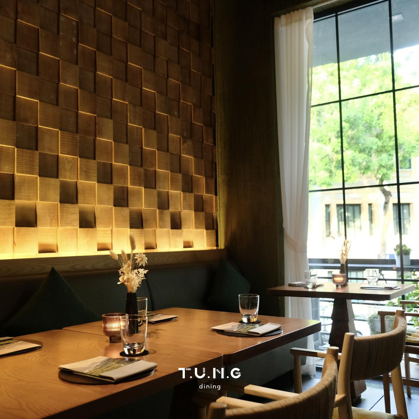 Những địa chỉ ẩm thực cao cấp ở Hà Nội sẽ khiến bạn choáng ngợp (Phần 1)