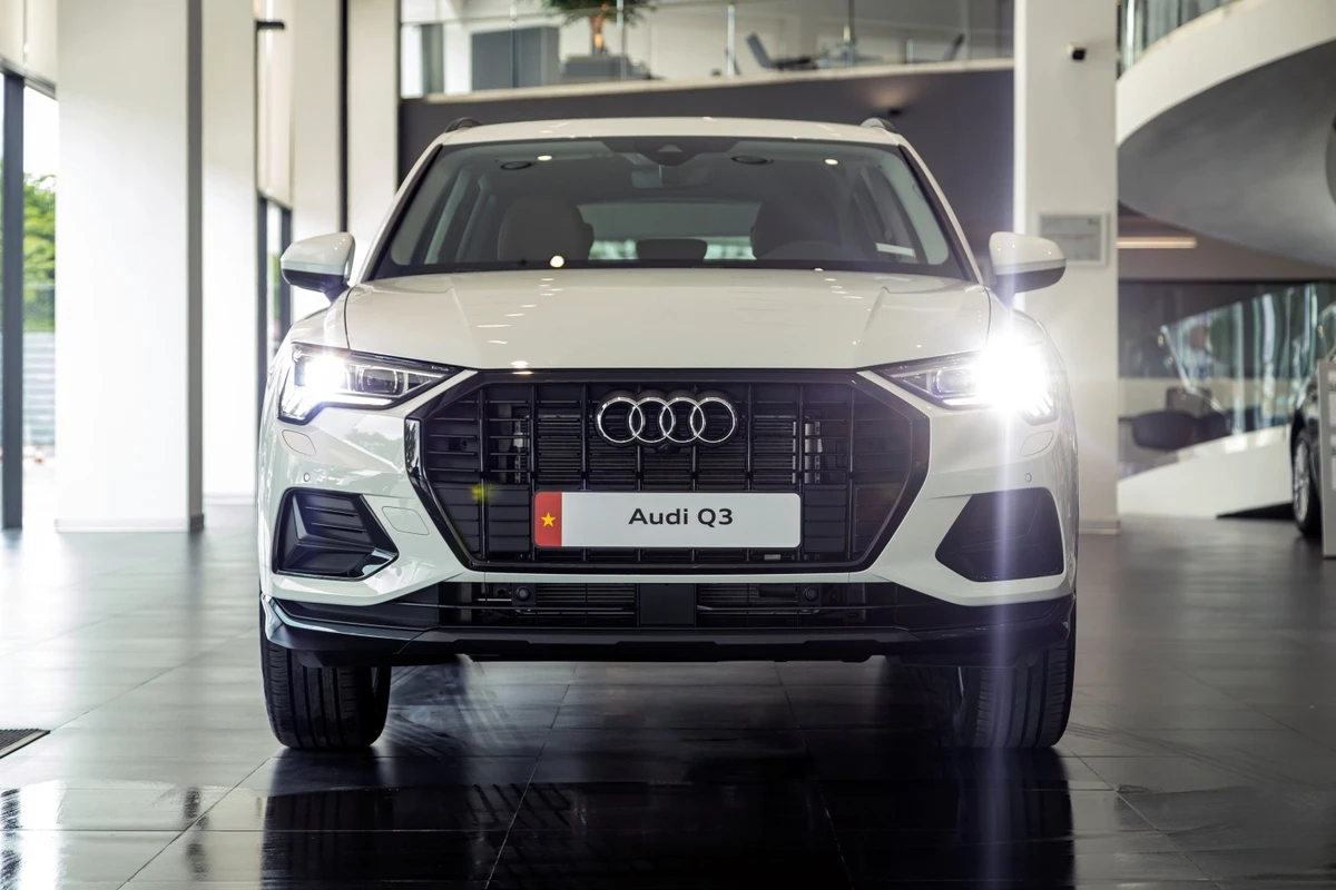 Audi Q3 Advanced Black Edition giá từ 1,89 tỷ đồng tại Việt Nam
