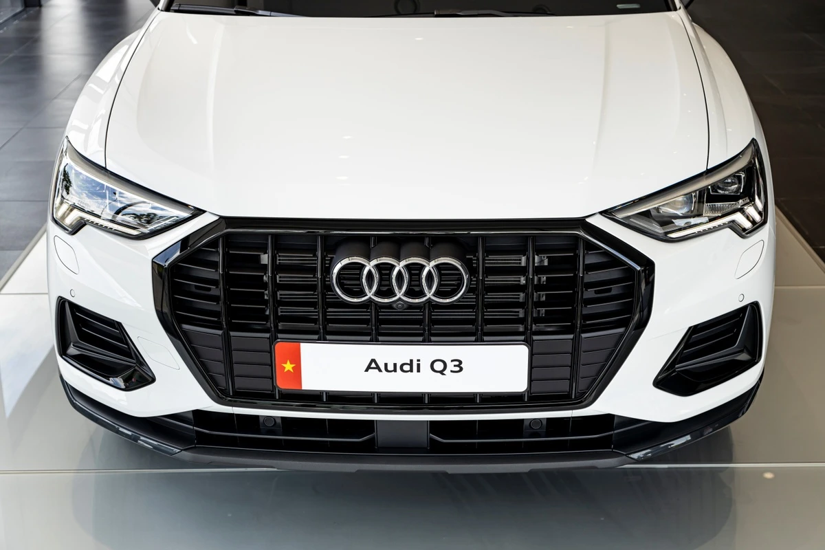 Audi Q3 Advanced Black Edition giá từ 1,89 tỷ đồng tại Việt Nam