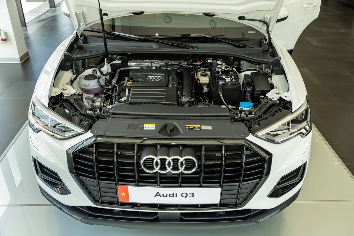 Audi Q3 Advanced Black Edition giá từ 1,89 tỷ đồng tại Việt Nam