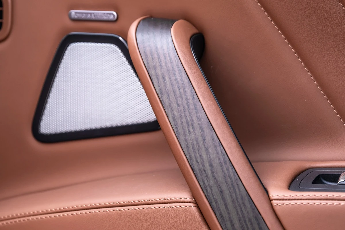 Cận cảnh chiếc Maserati Quattroporte sử dụng động cơ V8 cuối cùng