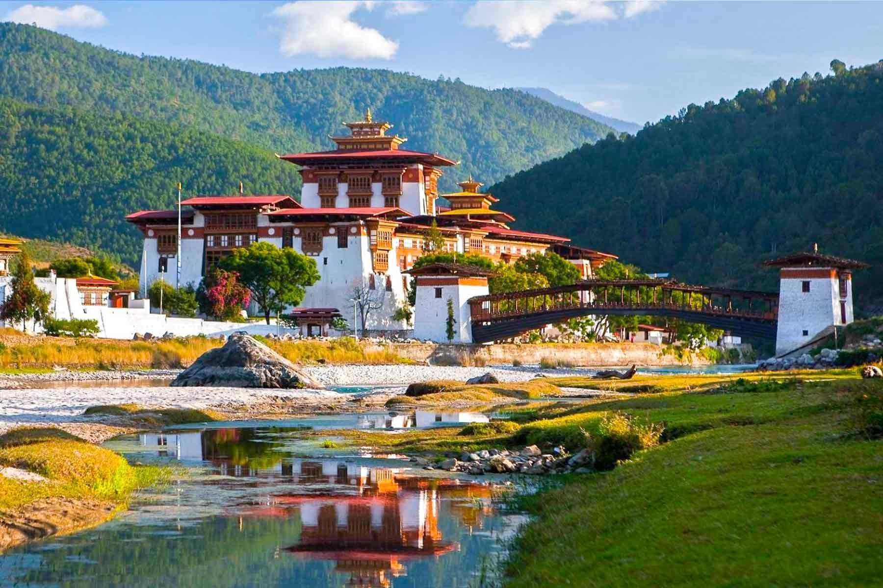 Người Việt đã có thể bay thẳng đến sân bay khó hạ cánh nhất thế giới, 