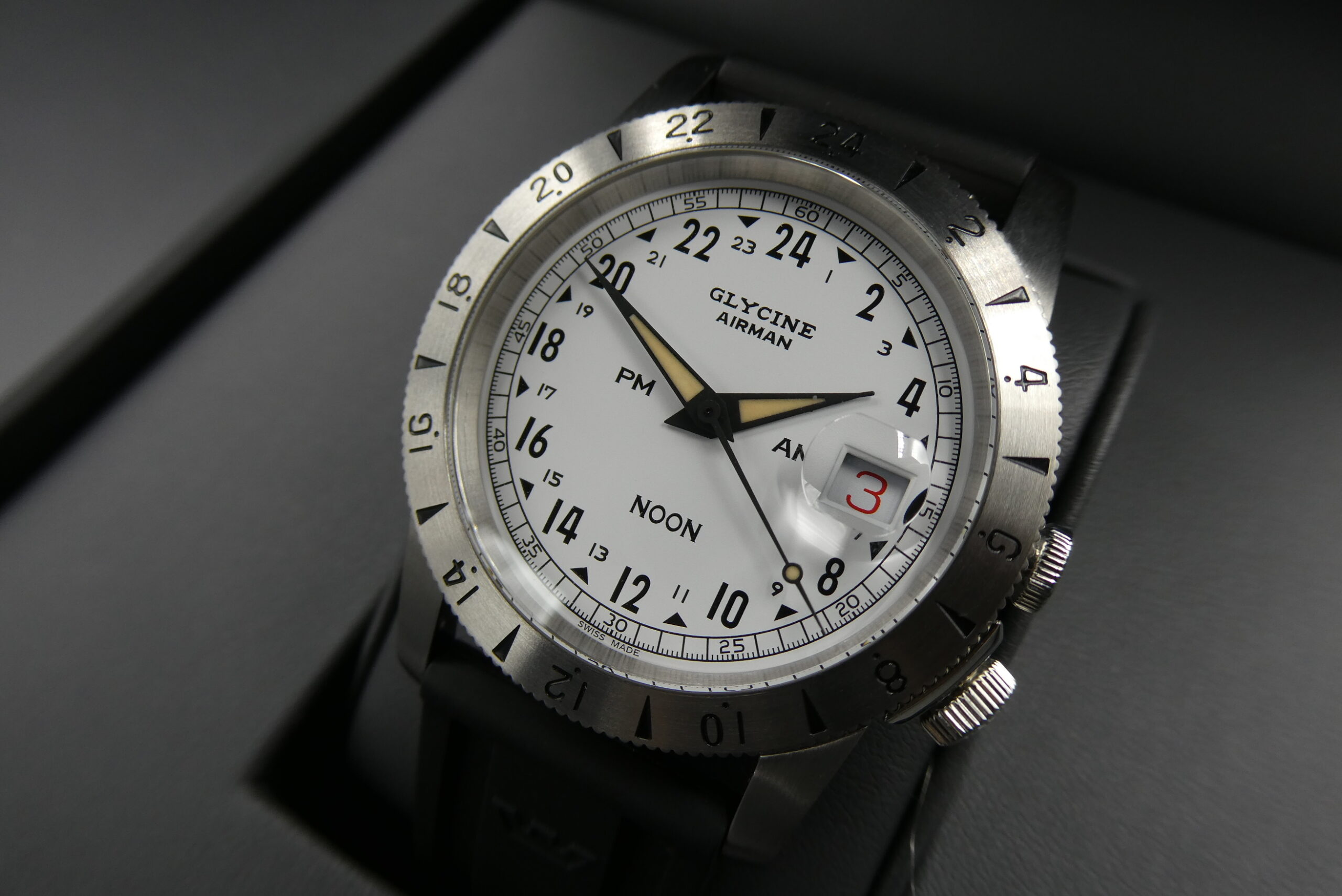 Đồng hồ Omega