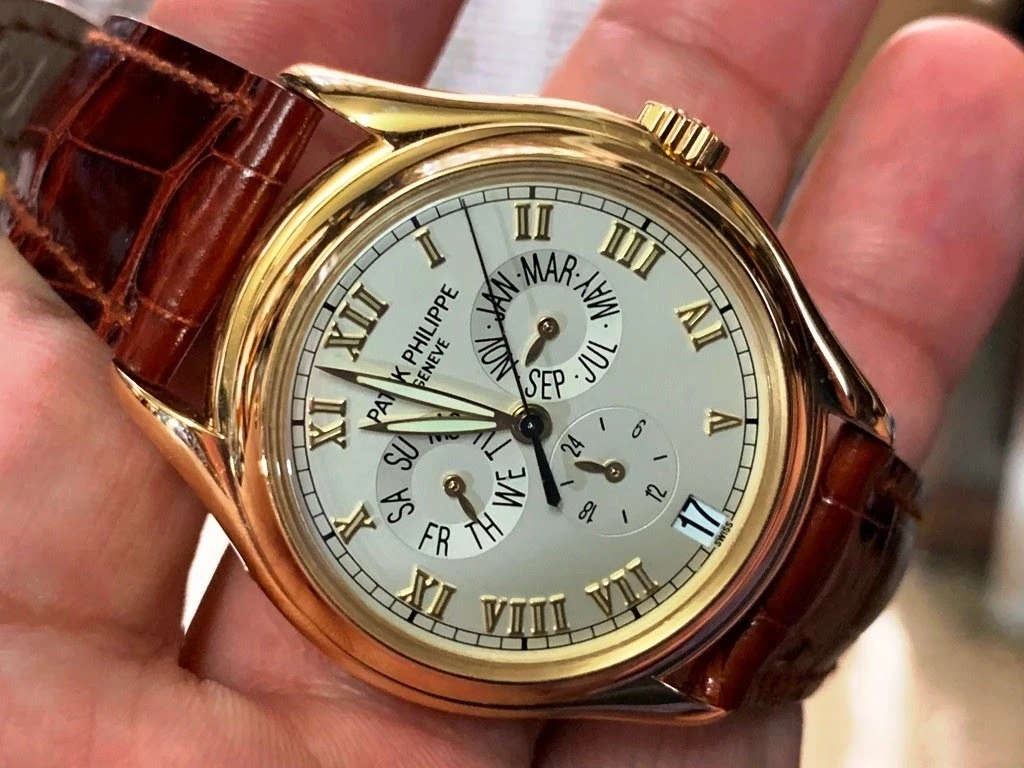 Đồng hồ Omega