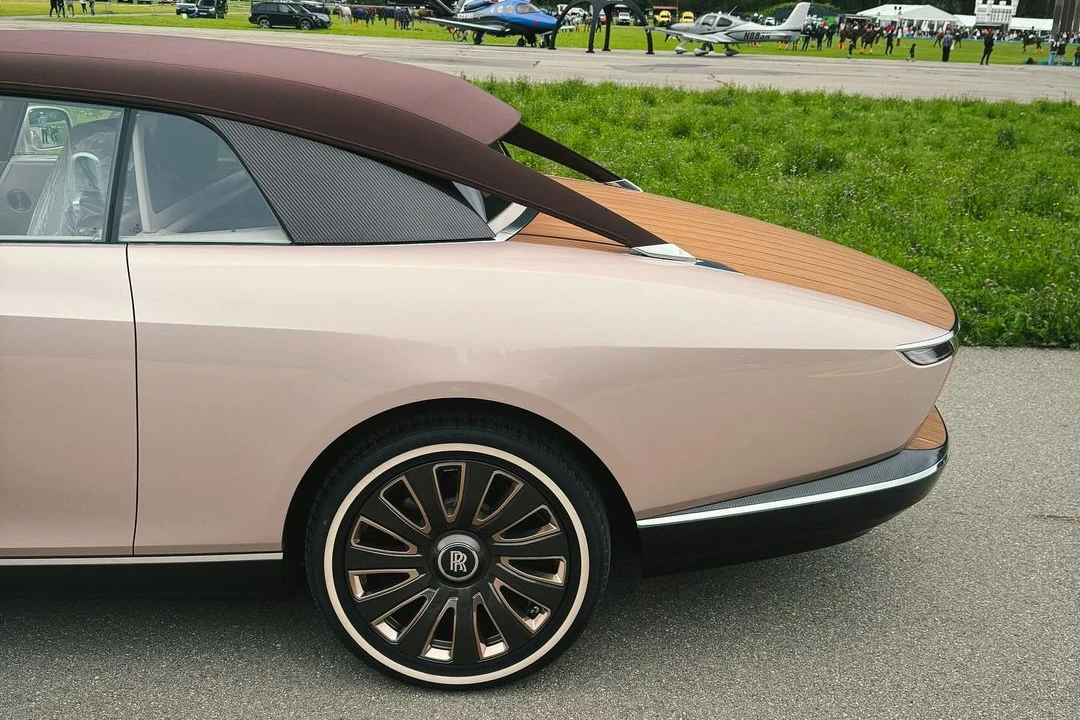 Siêu phẩm Rolls-Royce Boat Tail bất ngờ trở lại
