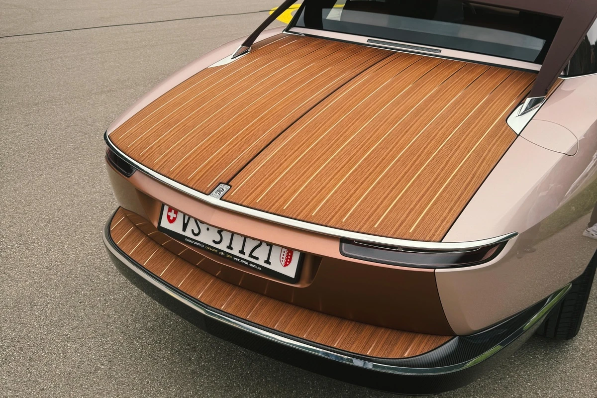 Siêu phẩm Rolls-Royce Boat Tail bất ngờ trở lại