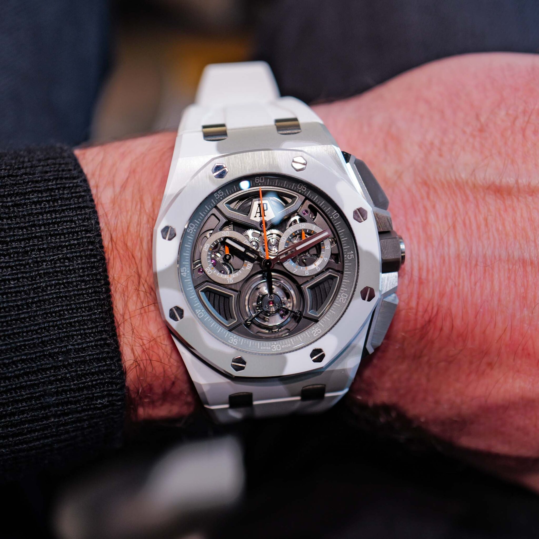 Audemars Piguet giới thiệu chất liệu hợp kim vàng mang họa tiết camo hoàn toàn mới