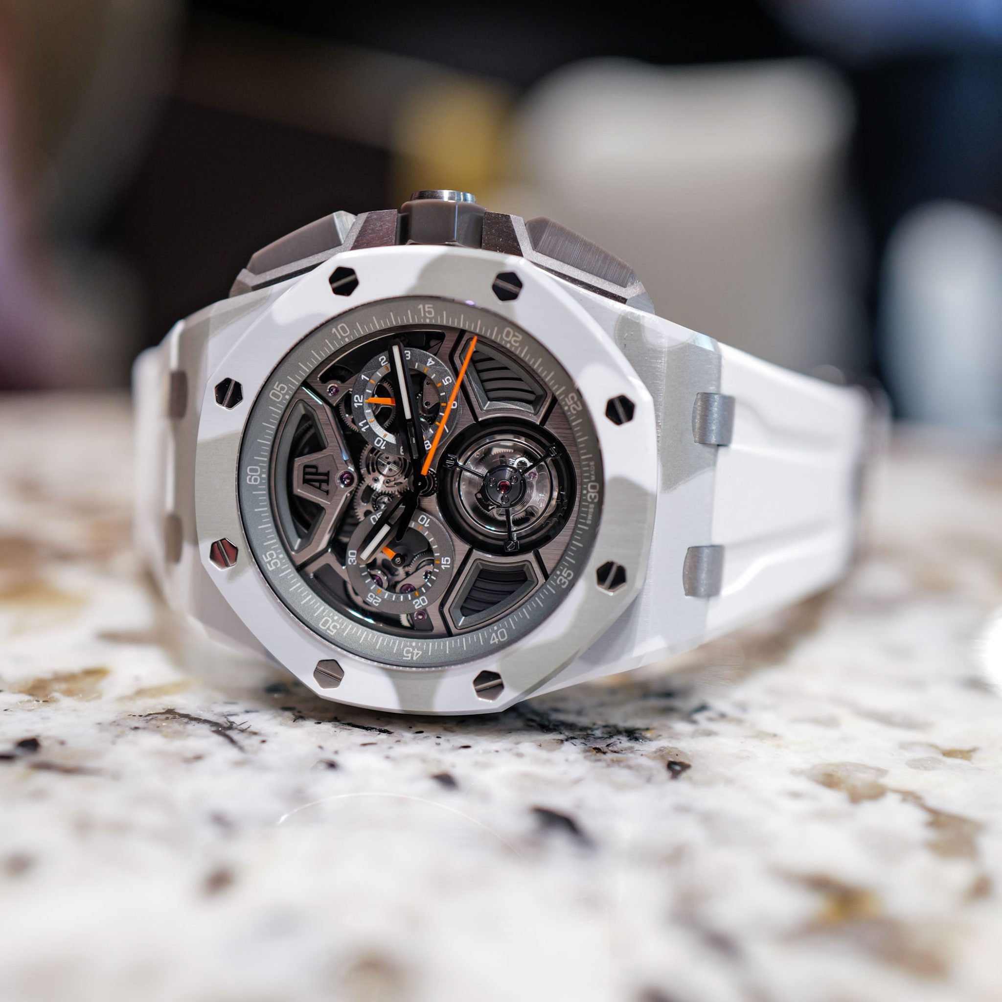 Audemars Piguet giới thiệu chất liệu hợp kim vàng mang họa tiết camo hoàn toàn mới