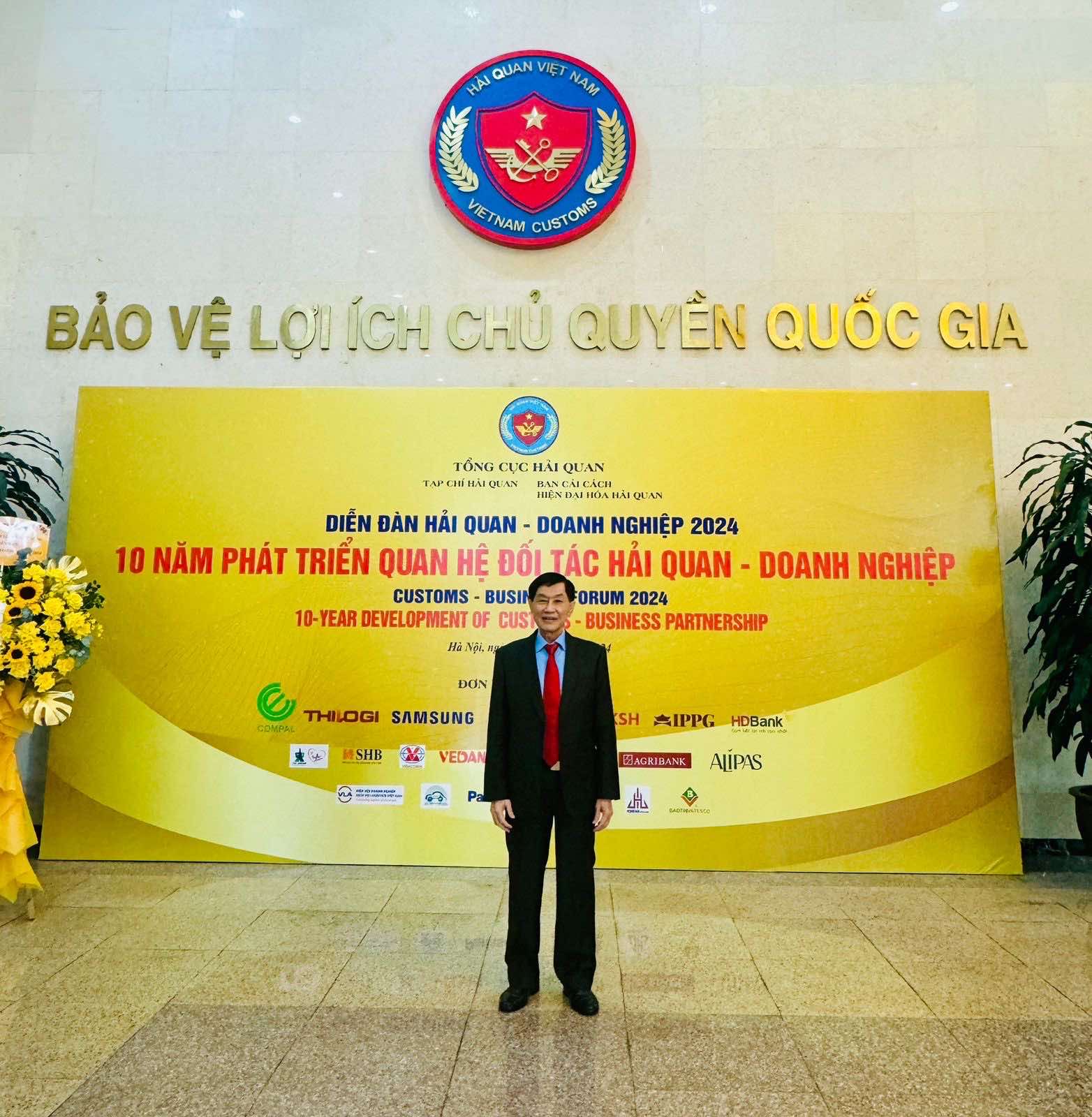 Doanh nhân Johnathan Hạnh Nguyễn 
