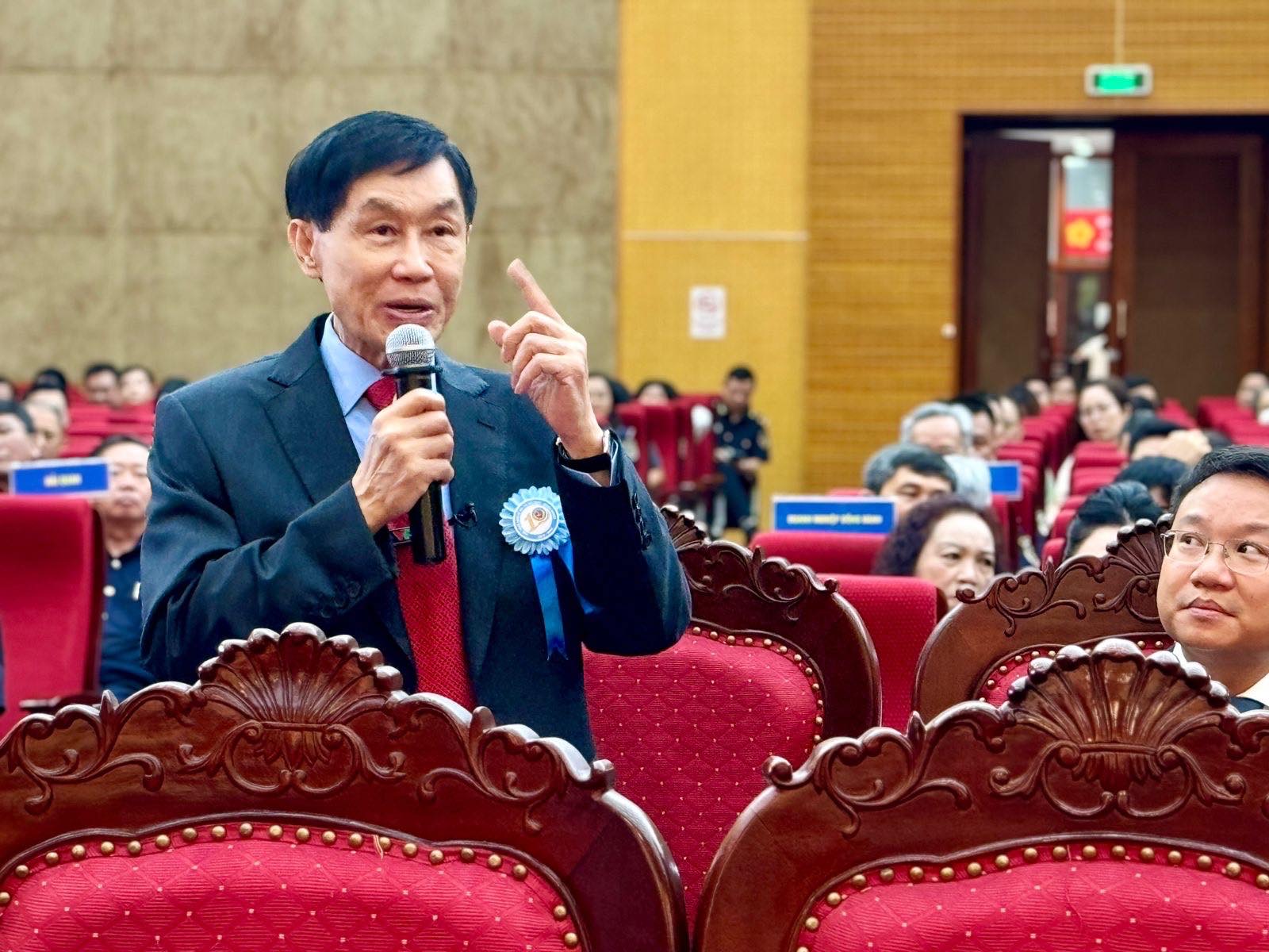 Doanh nhân Johnathan Hạnh Nguyễn 