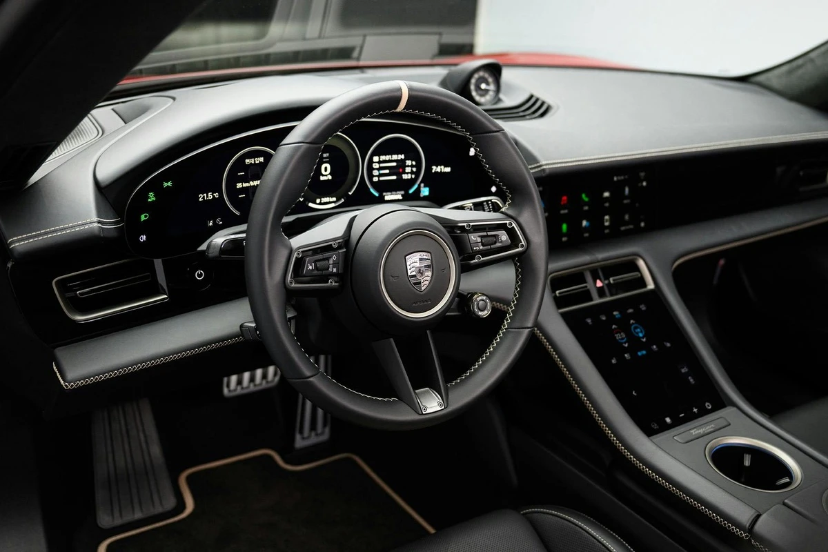 Siêu phẩm Porsche Taycan Turbo K-Edition chính thức ra mắt