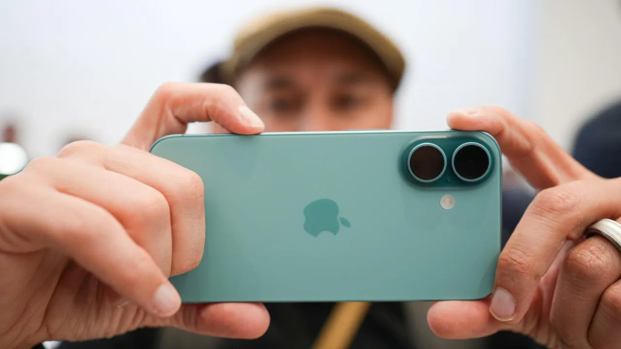 iPhone 16