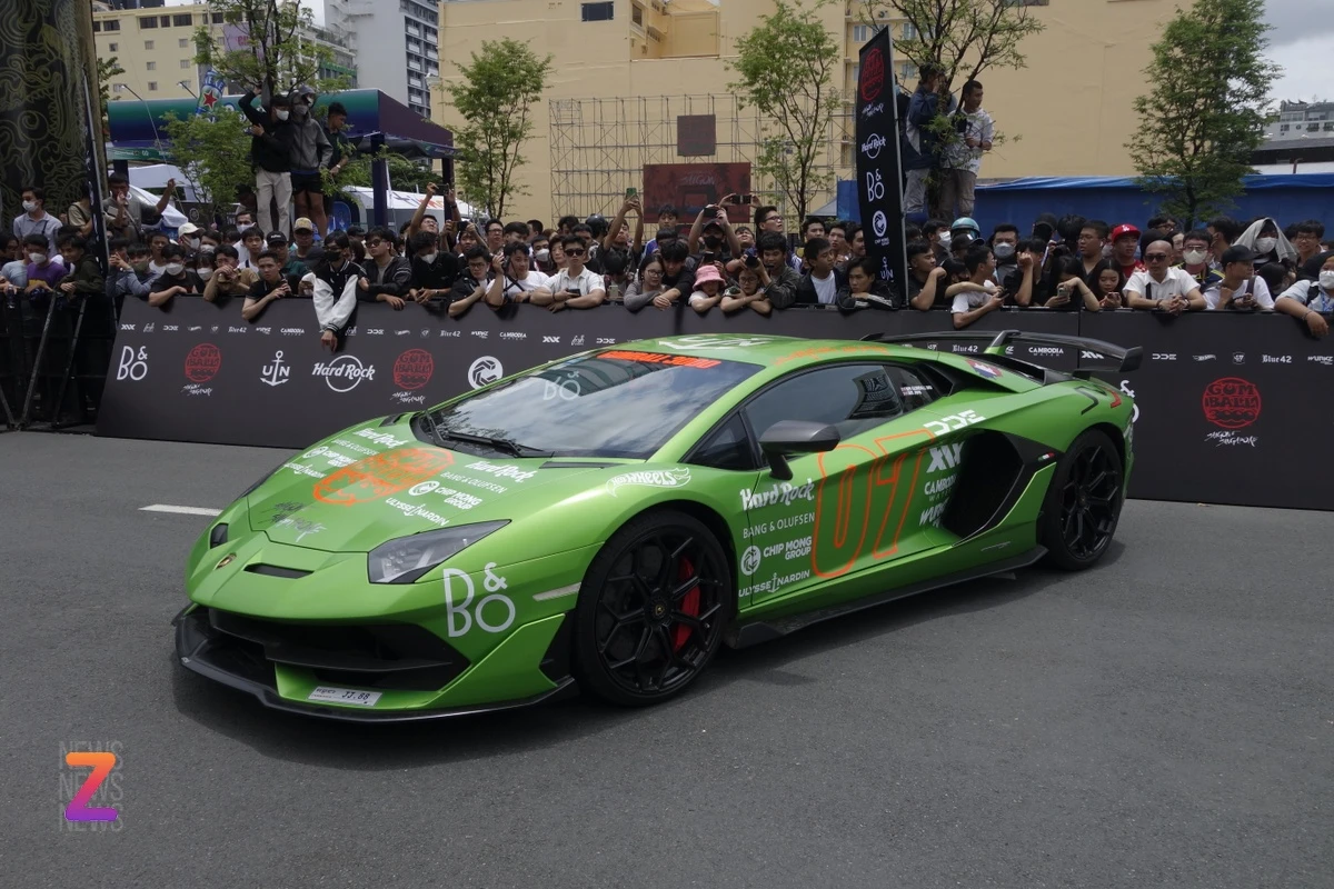 Gumball 3000 tập trung tại trung tâm Quận 1 để chuẩn bị cho sự kiện
