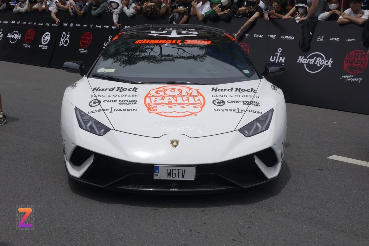 Gumball 3000 tập trung tại trung tâm Quận 1 để chuẩn bị cho sự kiện