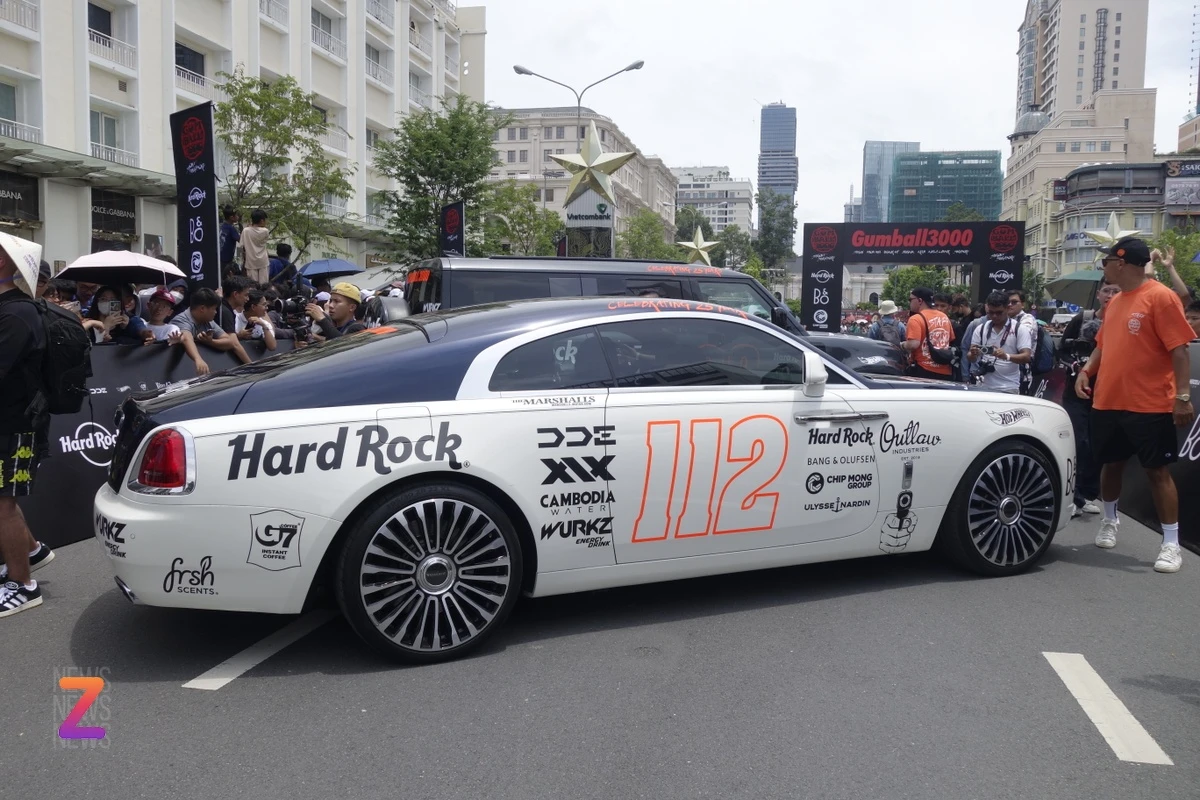 Gumball 3000 tập trung tại trung tâm Quận 1 để chuẩn bị cho sự kiện