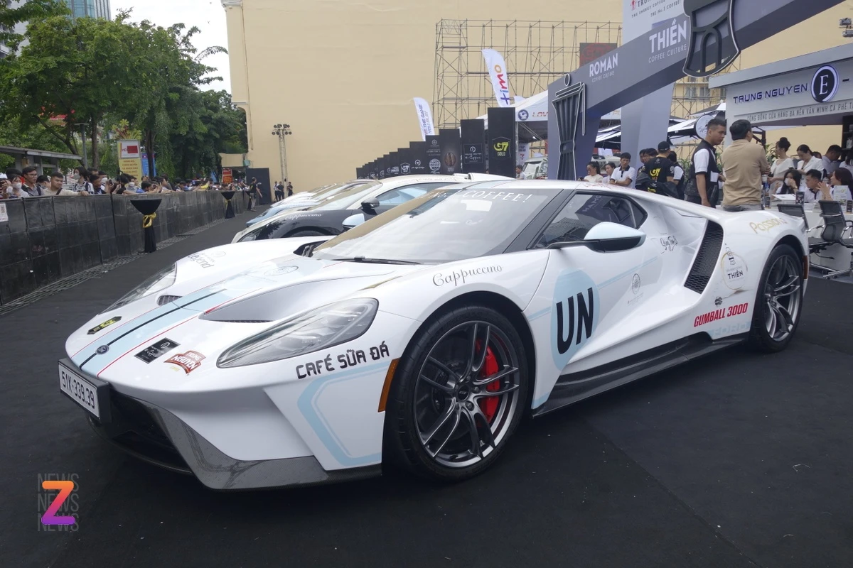 Gumball 3000 tập trung tại trung tâm Quận 1 để chuẩn bị cho sự kiện