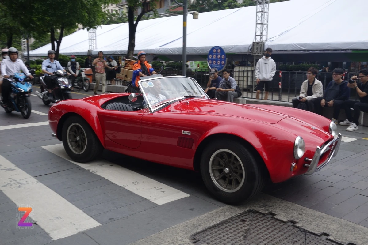 Gumball 3000 tập trung tại trung tâm Quận 1 để chuẩn bị cho sự kiện