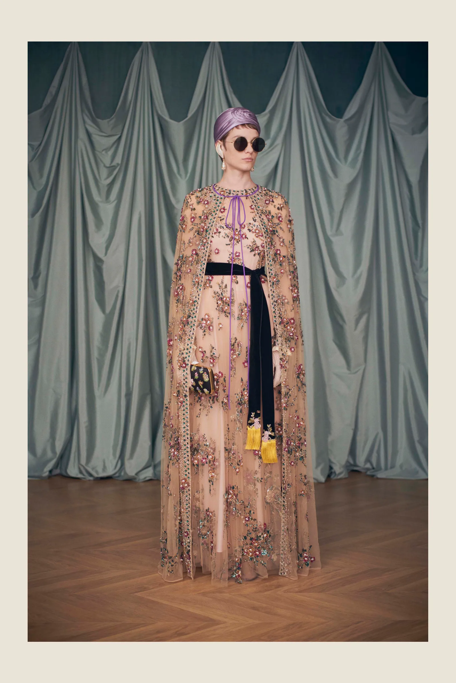 Valentino thay đổi lịch trình trình diễn thời trang dưới sự dẫn dắt của tân giám đốc sáng tạo Alessandro Michele