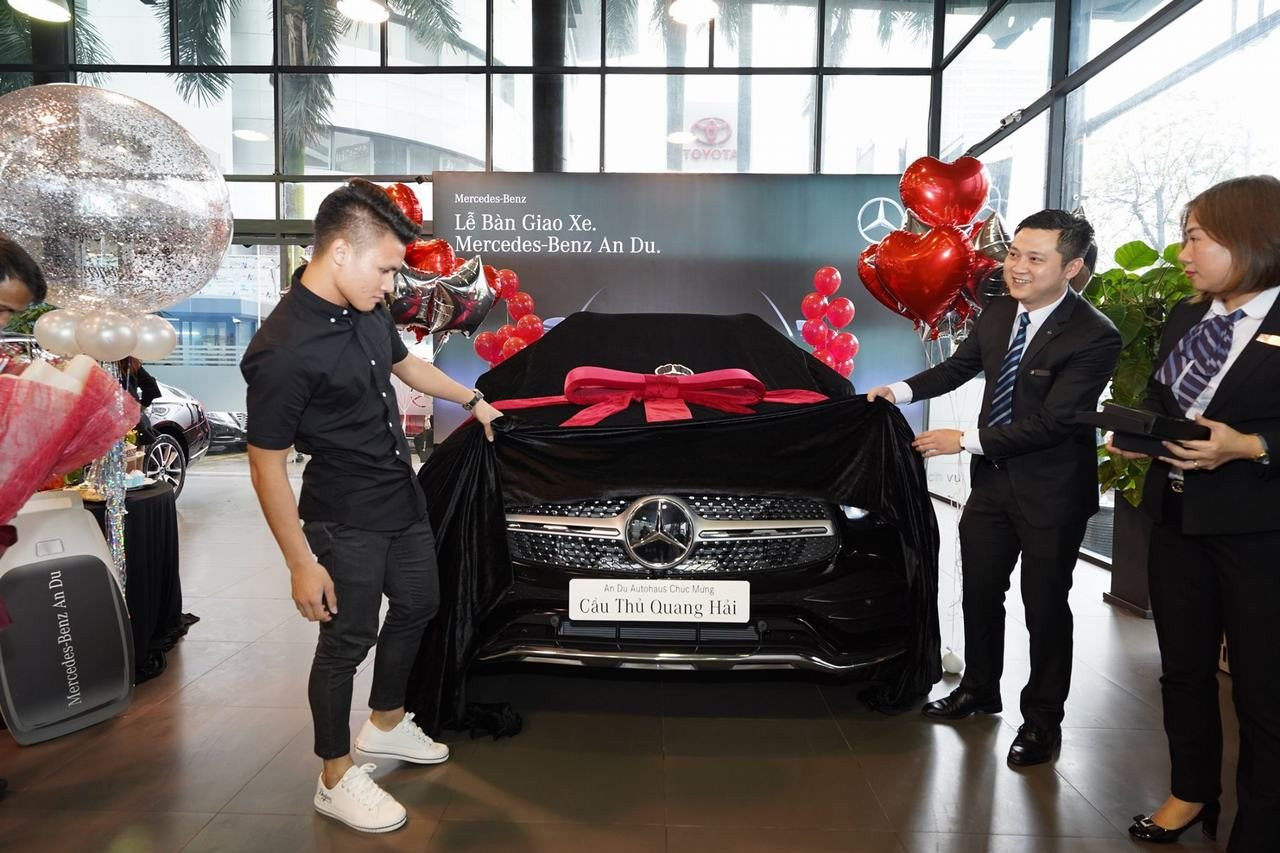 Quang Hải bán xe