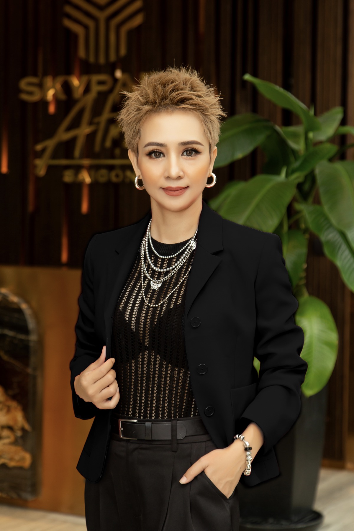 Chị đẹp đạp gió 2024