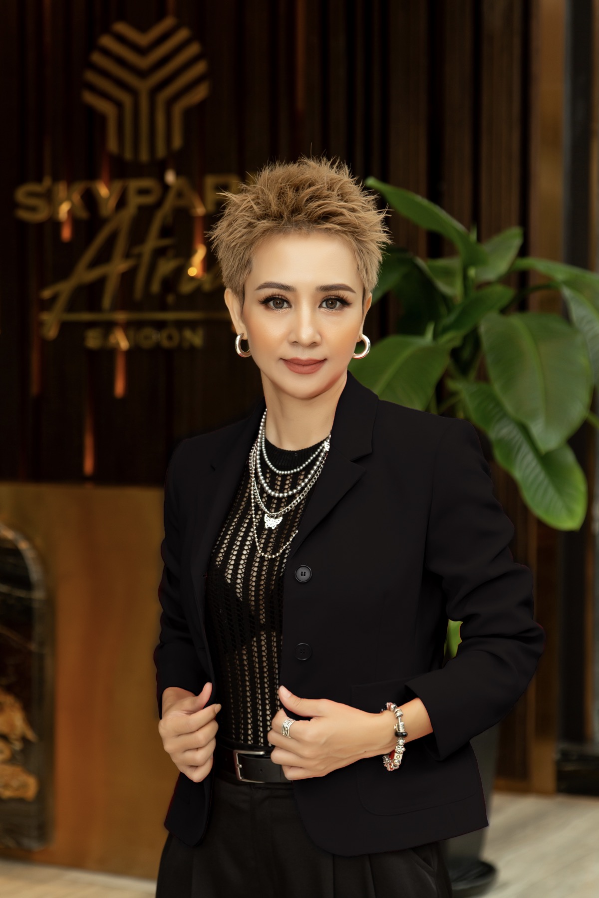 Chị đẹp đạp gió 2024