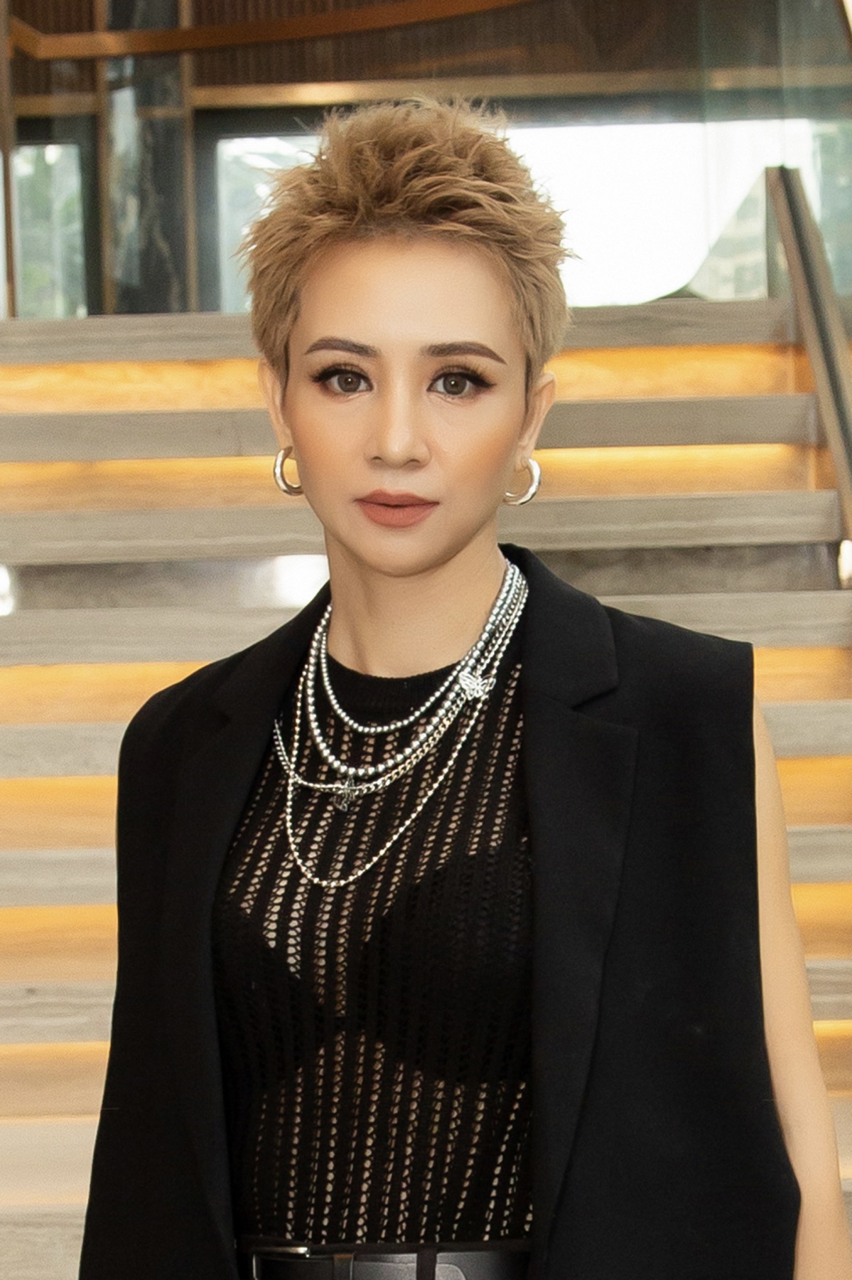 Chị đẹp đạp gió 2024