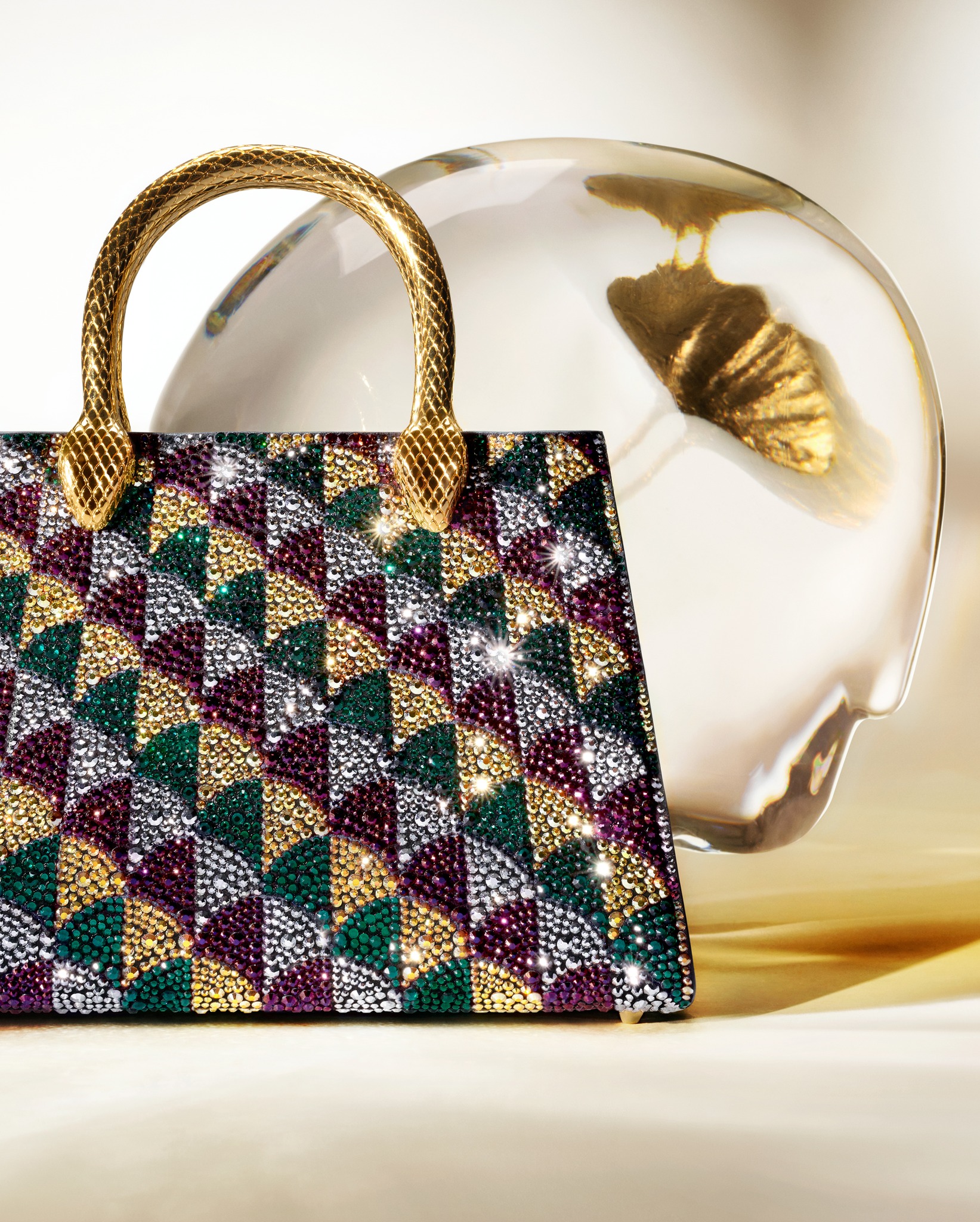 Mary Katrantzou và những chiếc túi xách diệu kỳ