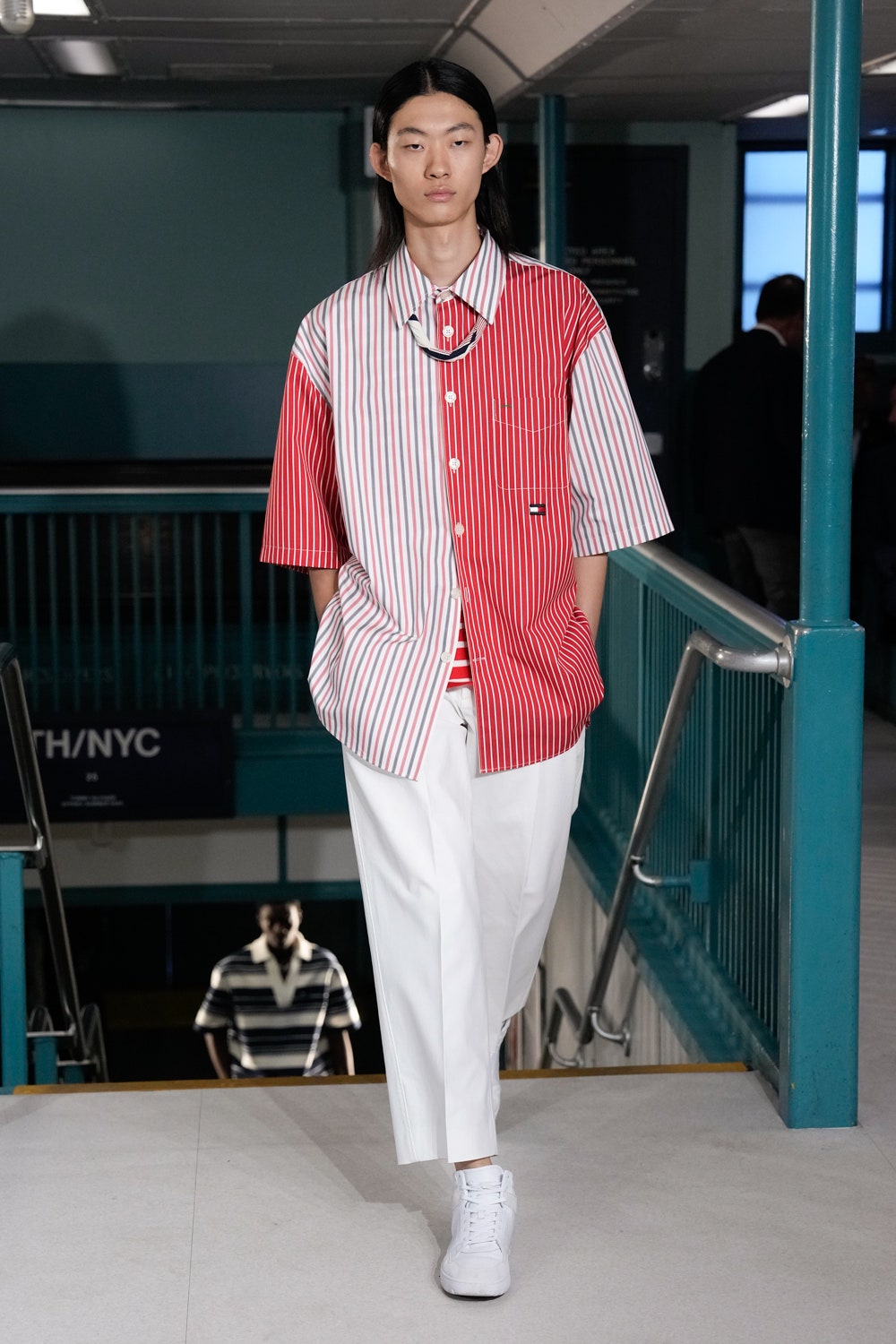 BST Tommy Hilfiger 2025 lấy cảm hứng từ thủy thủ & hải quân