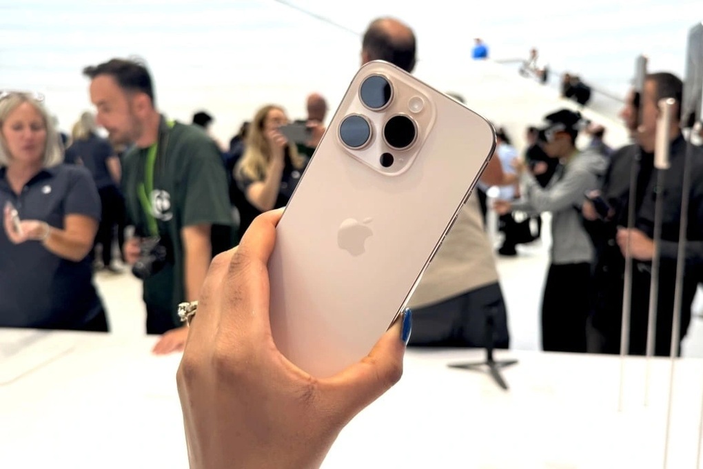 iPhone 16 Pro Max 