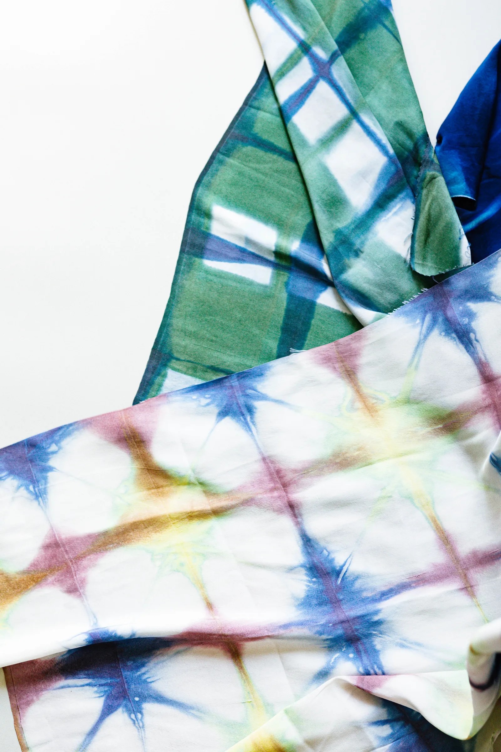 Shibori: Sắc chàm giản dị trong trang trí nhà cửa
