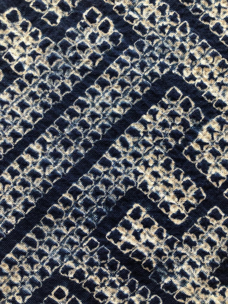 Shibori: Sắc chàm giản dị trong trang trí nhà cửa
