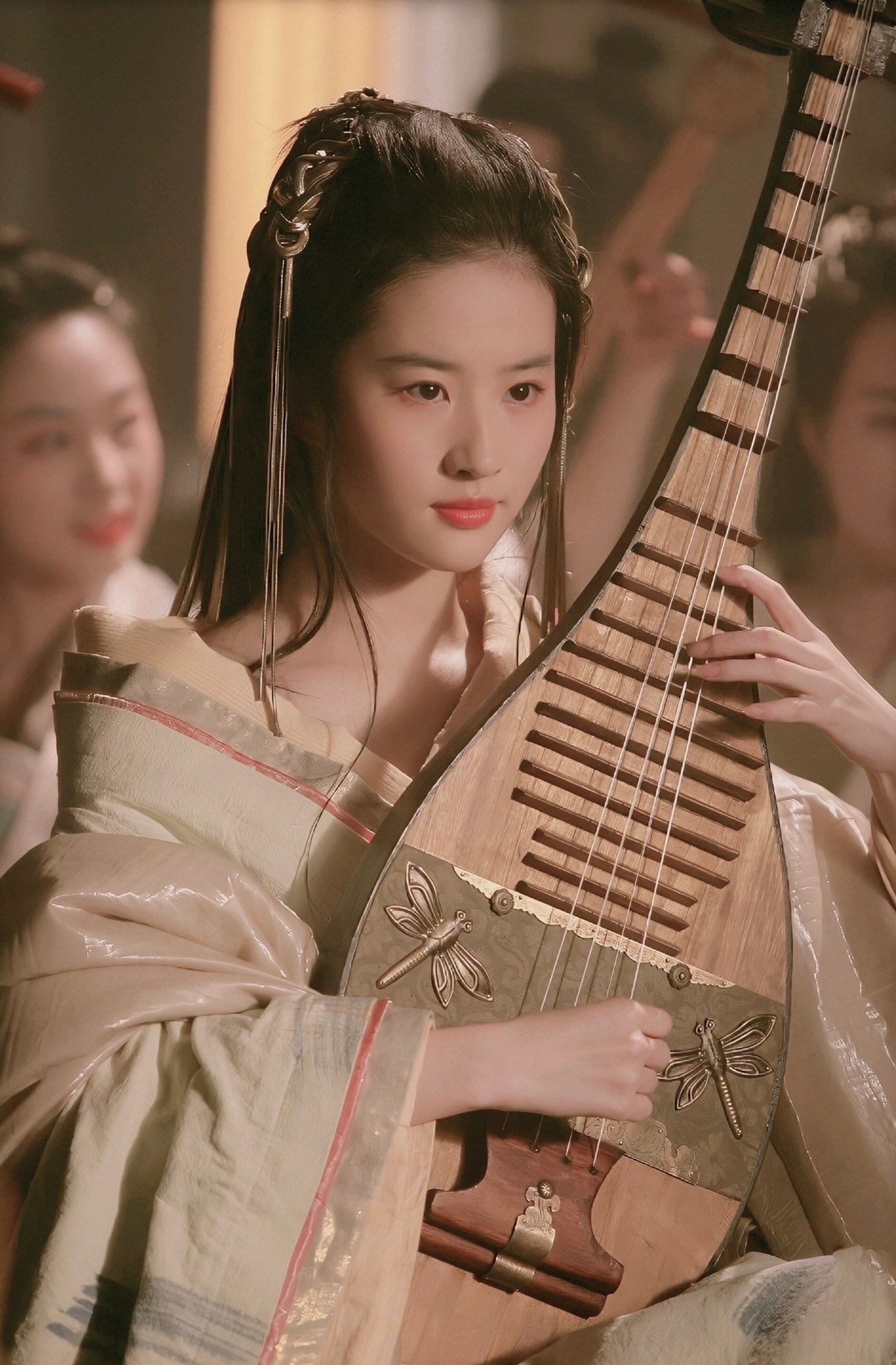 Lưu Diệc Phi là ai