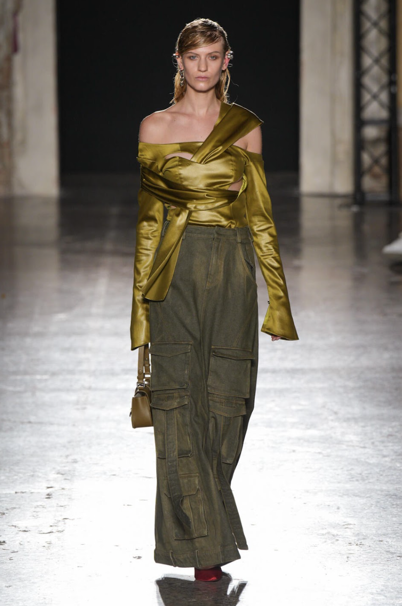 Lần đầu tiên có NTK Gen Z Việt làm runway show ở Milan Fashion Week được Anna Wintour khen, khách mời cũng toàn người cool