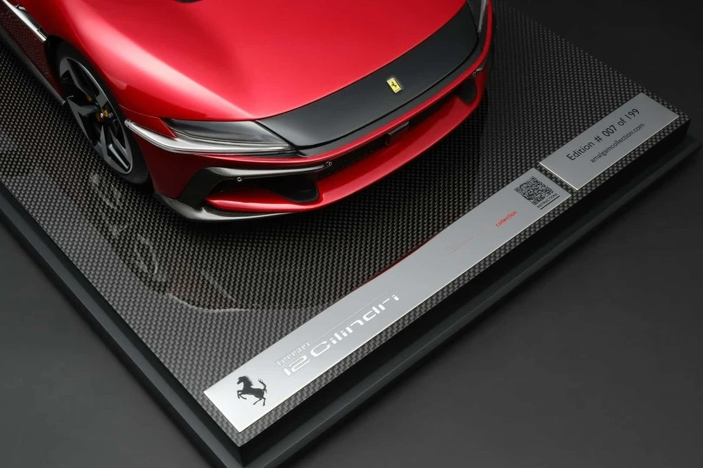 Mô hình siêu xe Ferrari 12Cilindri có giá gần 450 triệu VNĐ