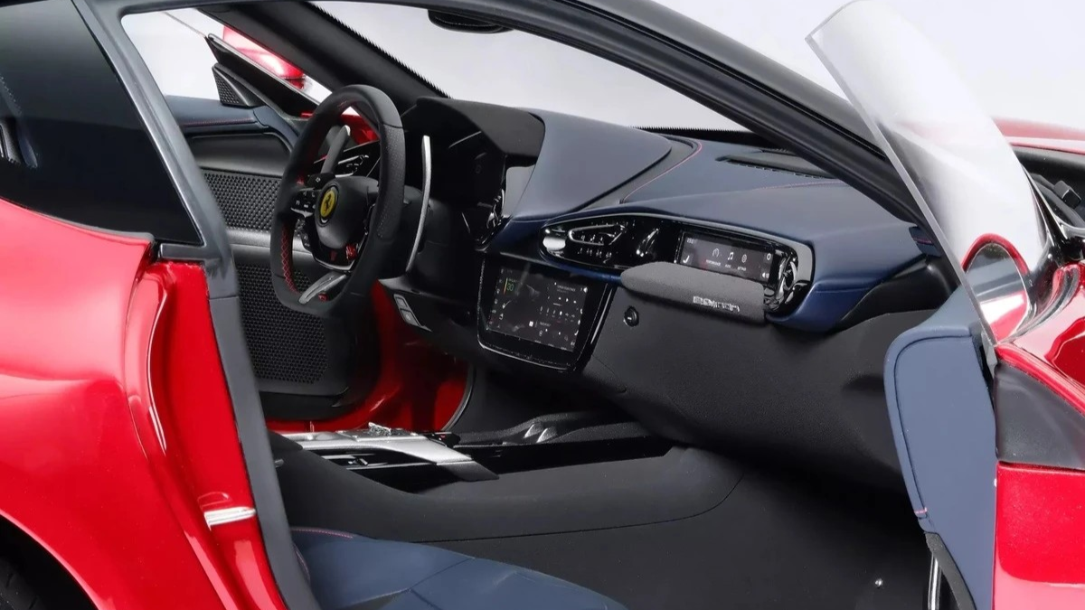 Mô hình siêu xe Ferrari 12Cilindri có giá gần 450 triệu VNĐ