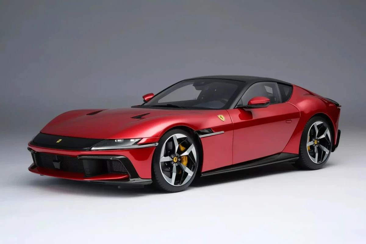 Mô hình siêu xe Ferrari 12Cilindri có giá gần 450 triệu VNĐ