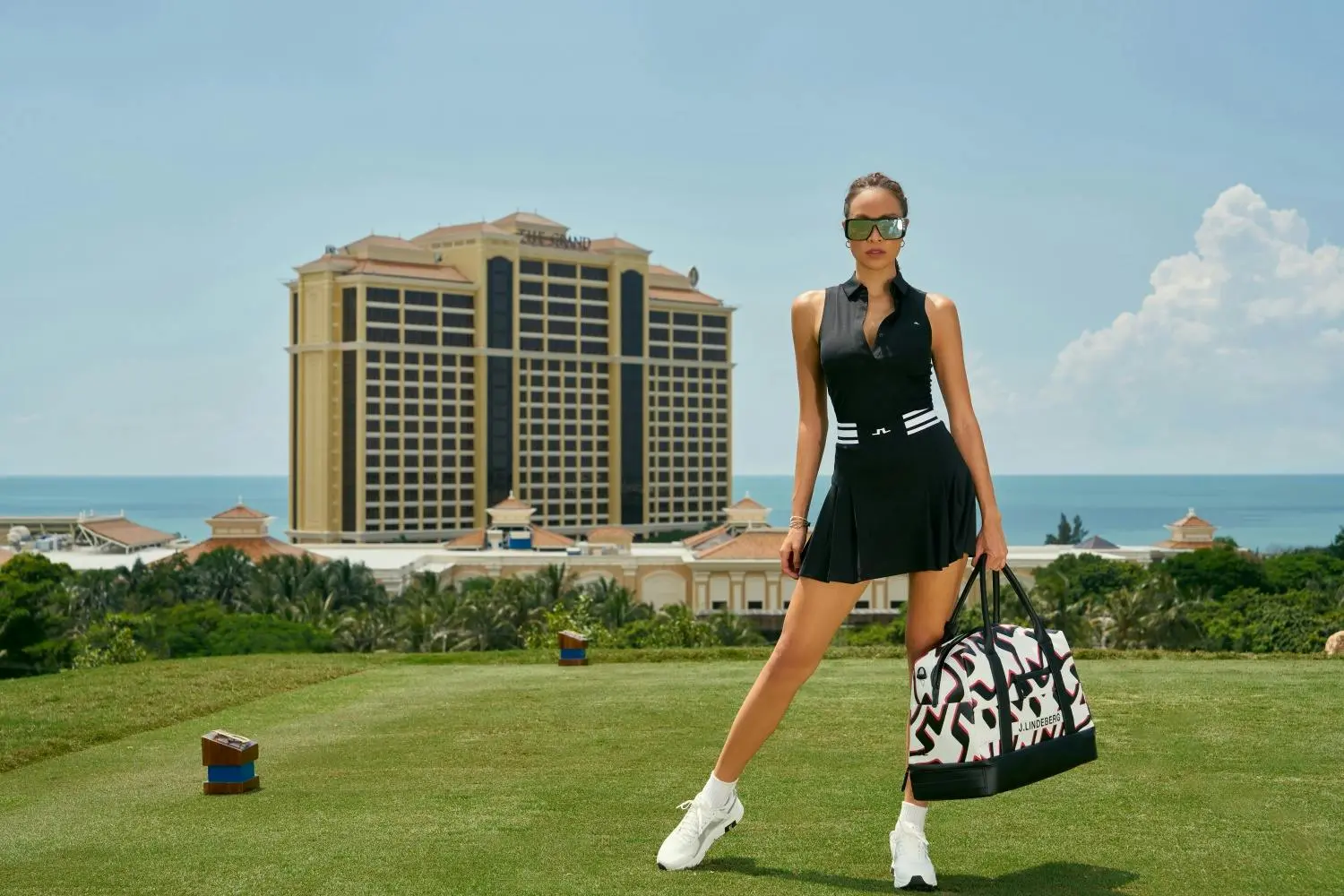 MC Phương Mai hướng dẫn cách chọn đồ tập golf giúp phái nữ mặc đẹp mà vẫn thoải mái