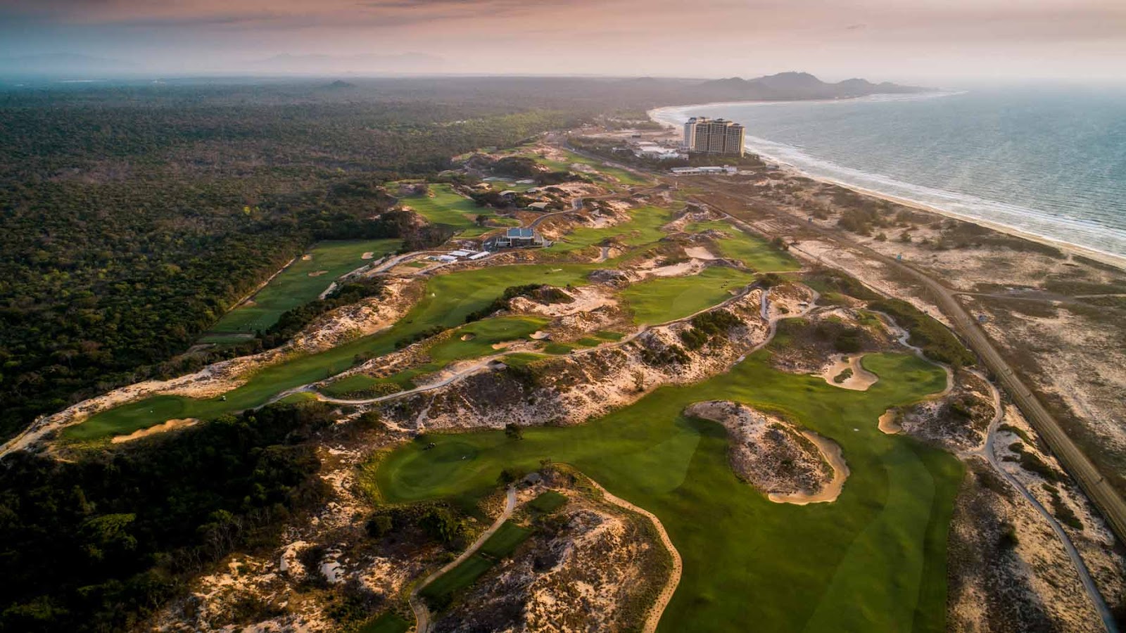 Khám phá 4 khu nghỉ dưỡng Golf Việt Nam trong top 11 xuất sắc nhất Châu Á!