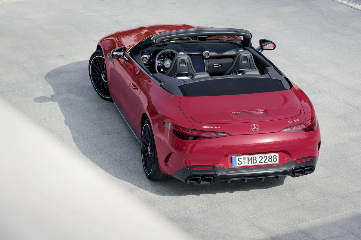 Siêu xe Mercedes-AMG SL 63 4MATIC+ mới của Faker