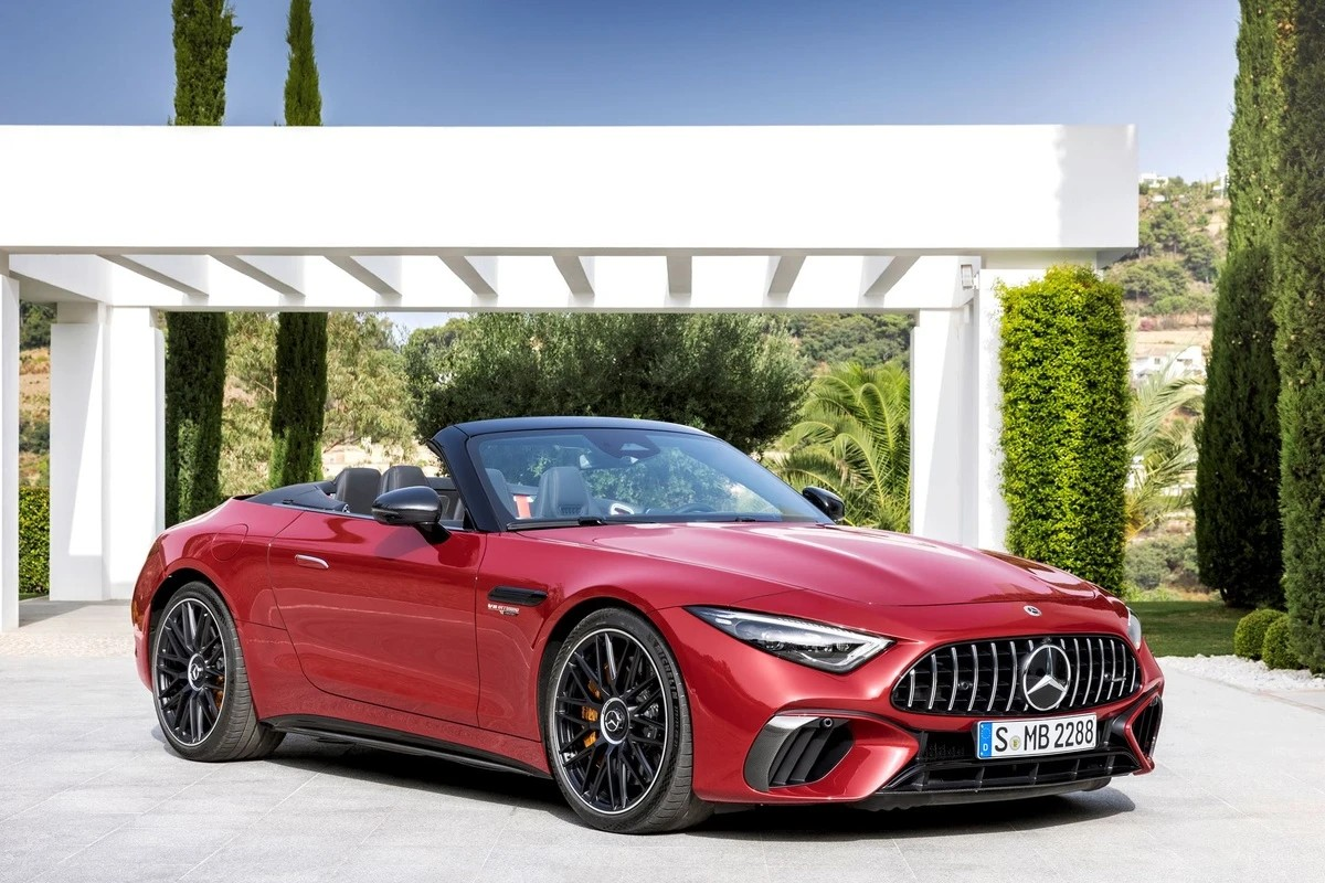 Siêu xe Mercedes-AMG SL 63 4MATIC+ mới của Faker