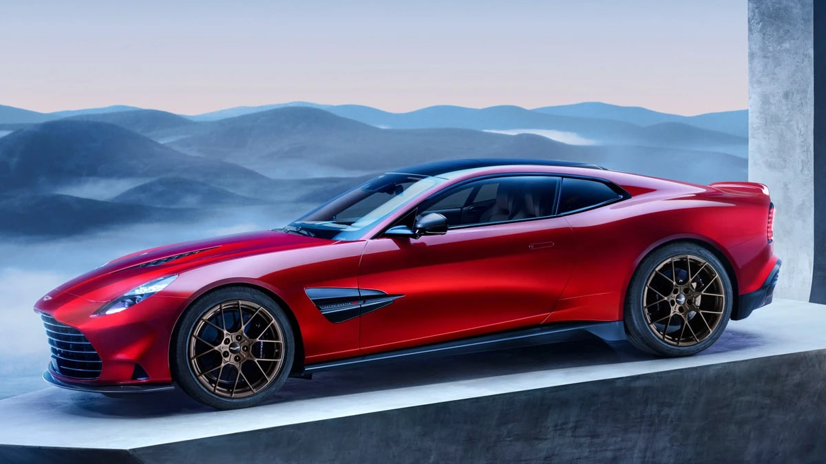 Siêu xe Aston Martin Vanquish 'hồi sinh' sau 6 năm ngừng sản xuất