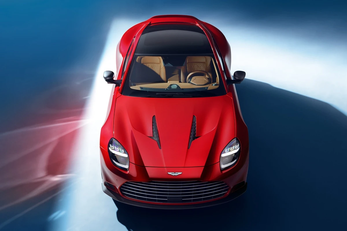 Siêu phẩm Aston Martin Vanquish bất ngờ hồi sinh