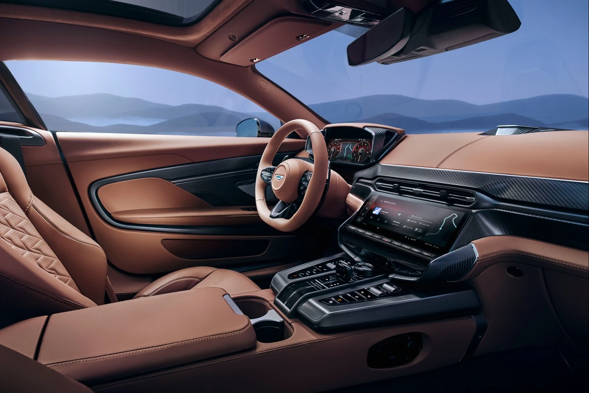 Siêu phẩm Aston Martin Vanquish bất ngờ hồi sinh