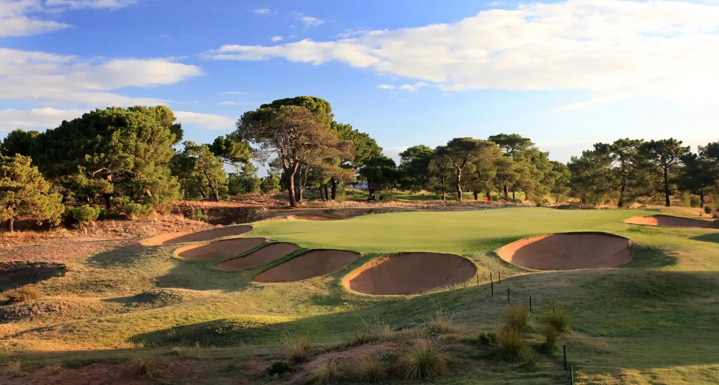 Vòng quanh những sân golf hàng đầu nước Úc
