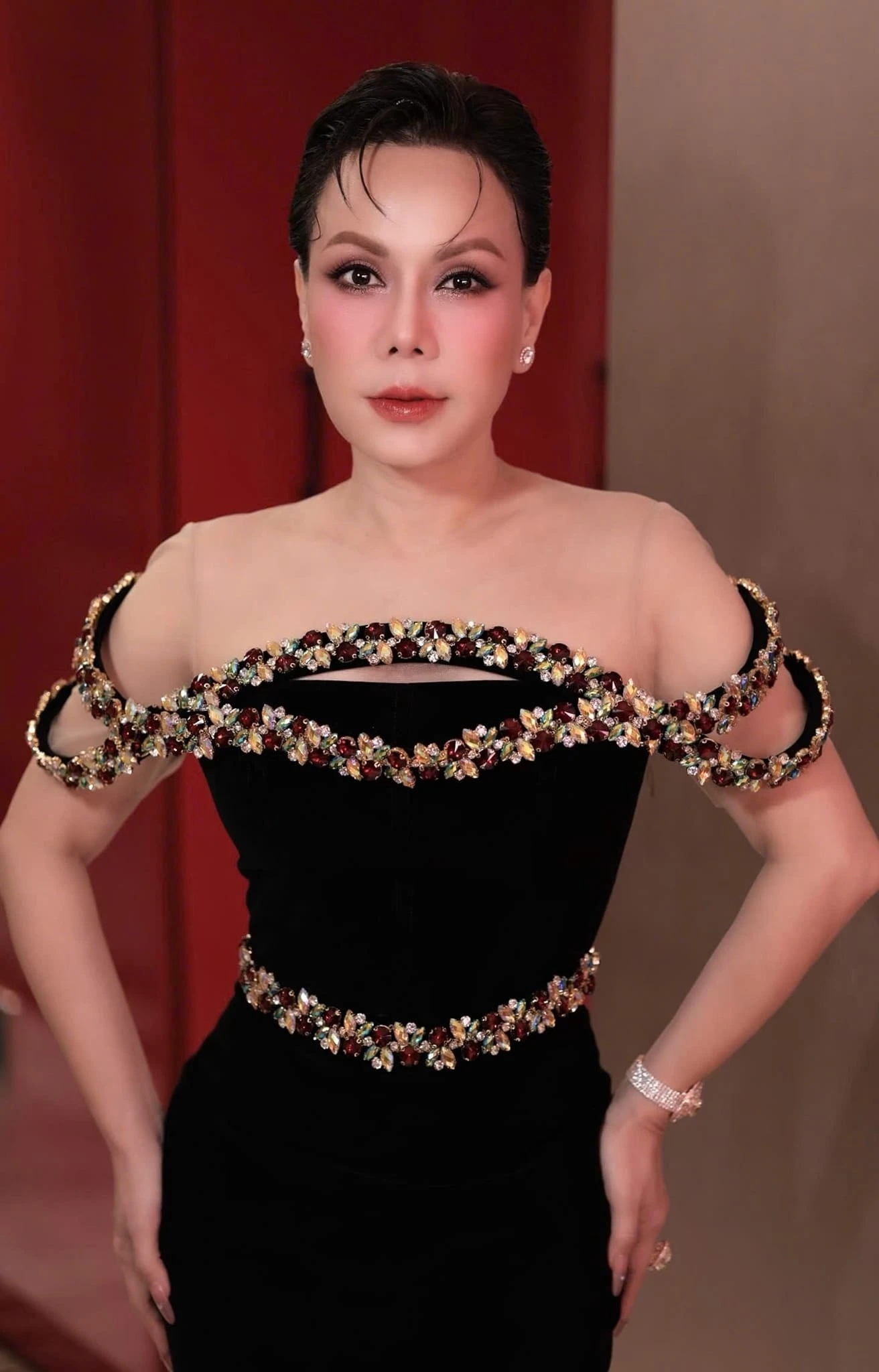 Nghệ sĩ Việt Hương