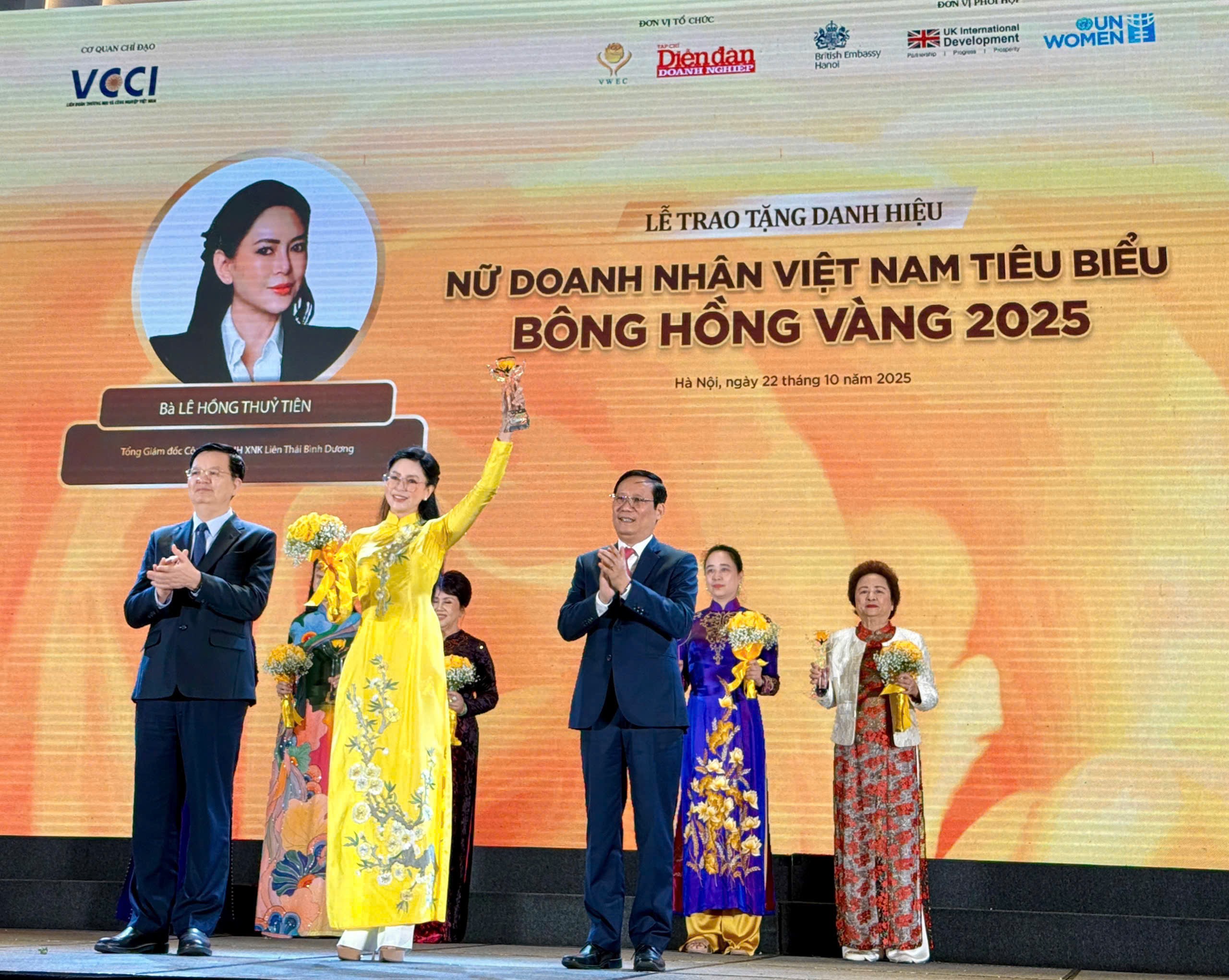 CEO Lê Hồng Thủy Tiên vào Top 10 Bông Hồng Vàng Việt Nam 2025