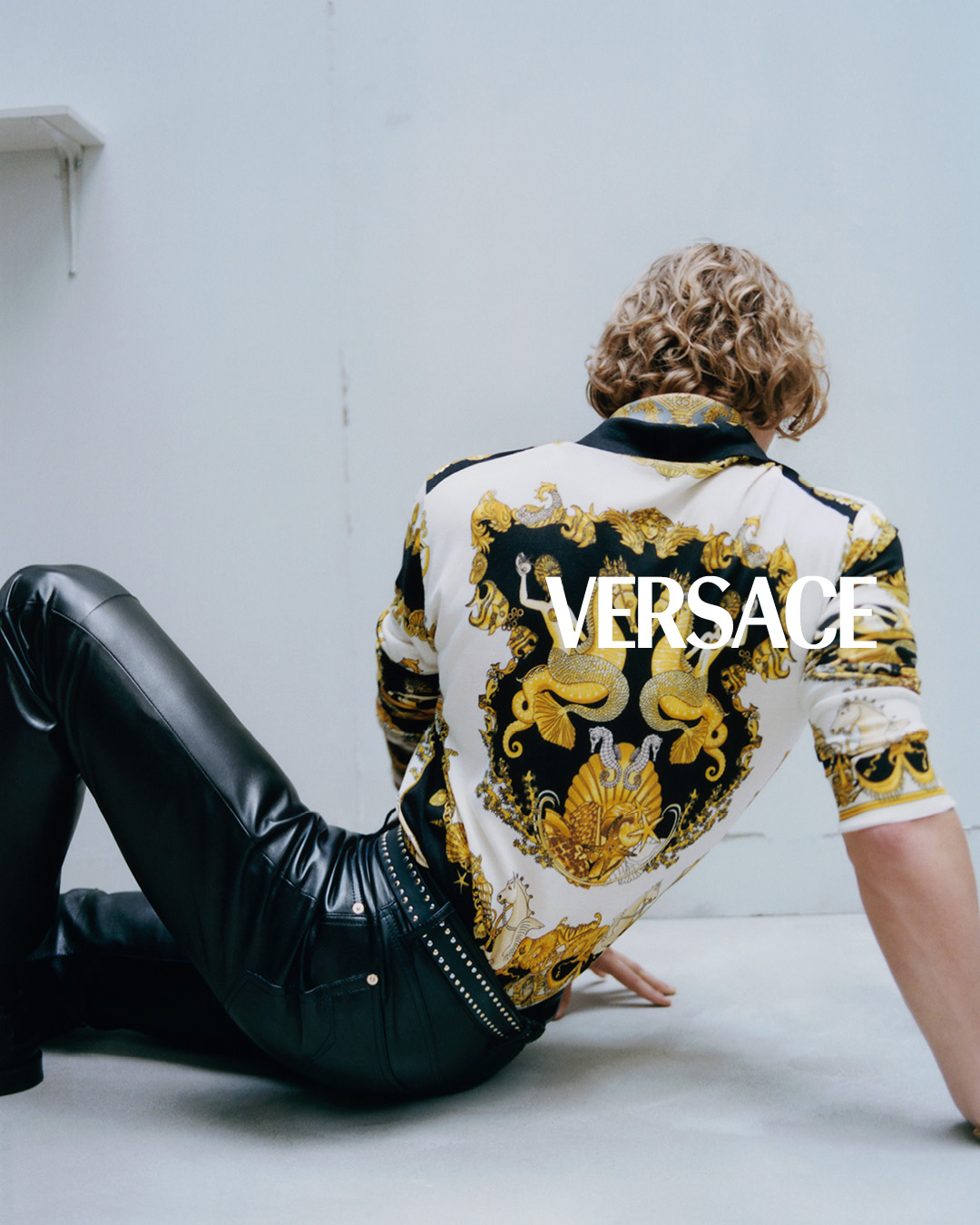 Cửa hàng Versace tại Rex Hotel trở lại với diện mạo xa hoa, đẳng cấp